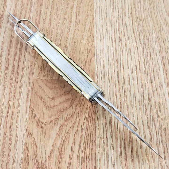Couteau Multi-Fonctions Rough Ryder Scout Cran Forcé Lame Acier 440A Outils Manche Delrin/Cerf RR2371 - Livraison Gratuite