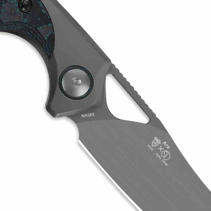 Couteau Kizer Ara Lame Acier S45VN Stonewash Manche Titane & Camo Carbone Liner Lock KI3729A2 - Livraison Gratuite