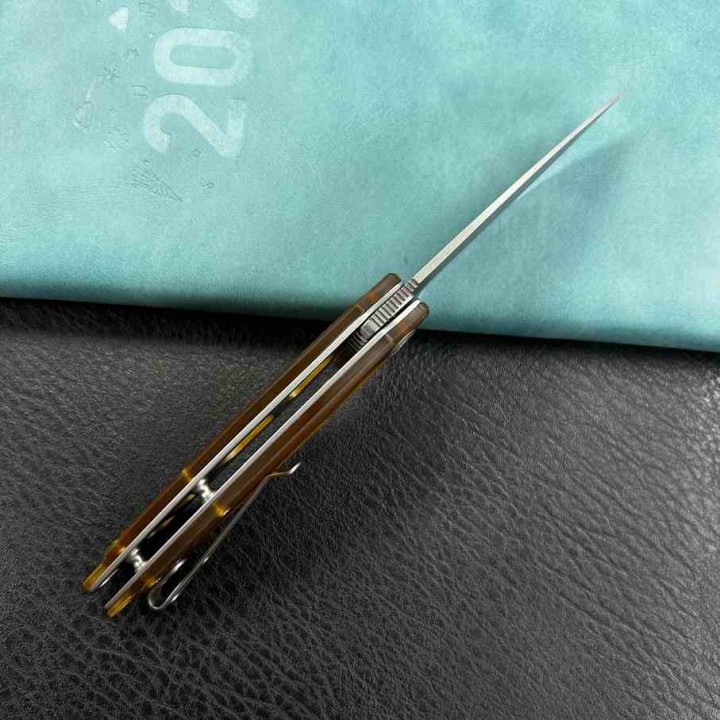 Couteau Kubey Leaf Lame Acier AUS-10 Beadblast Manche Ultem Linerlock KIVT KUB333G - Livraison Gratuite