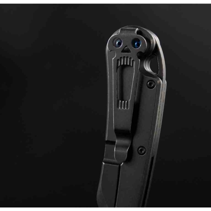 Couteau Daggerr Knives Zhalo Lame Spear Point D2 Black Manche Acier Black Frame Lock Clip DGRF22FBB - Livraison Gratuite