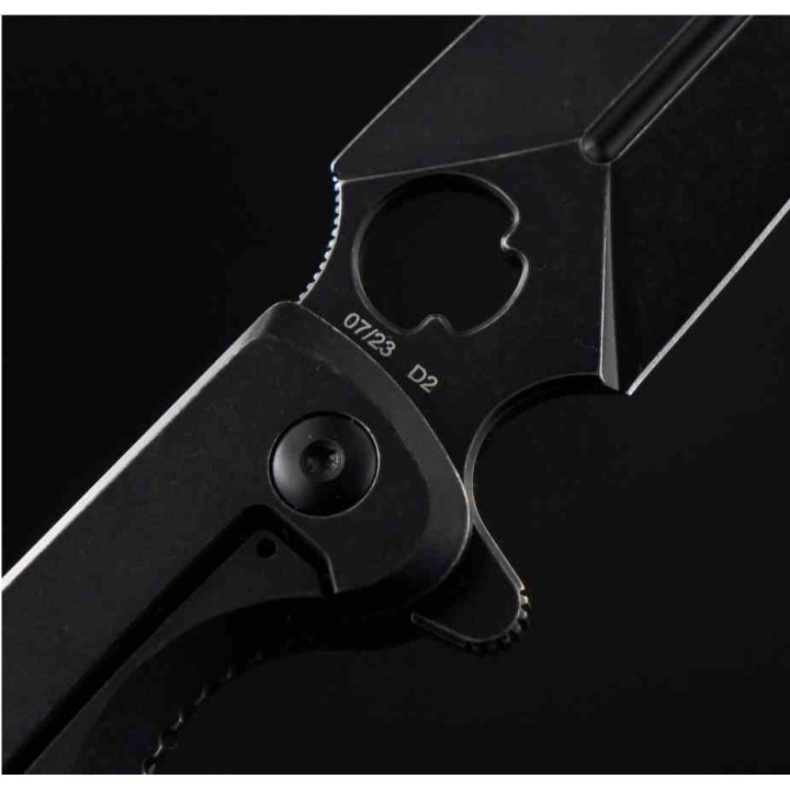 Couteau Daggerr Knives Zhalo Lame Spear Point D2 Black Manche Acier Black Frame Lock Clip DGRF22FBB - Livraison Gratuite