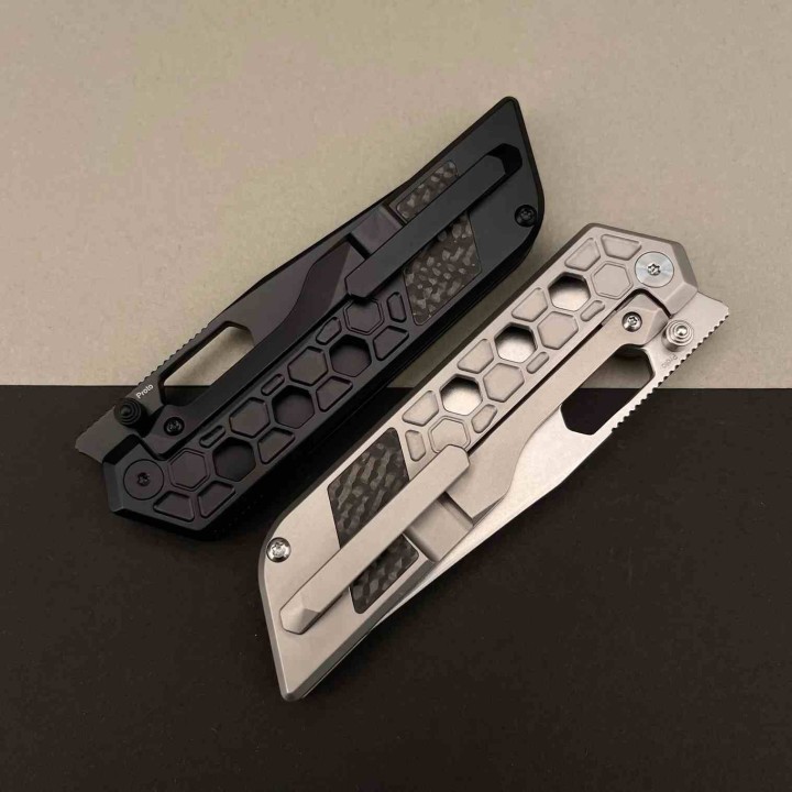 Couteau Artisan Cutlery Beest Lame Acier S35VN SW Manche Titane/Fibre Carbone Frame Lock ATZ1878GGY - Livraison Gratuite