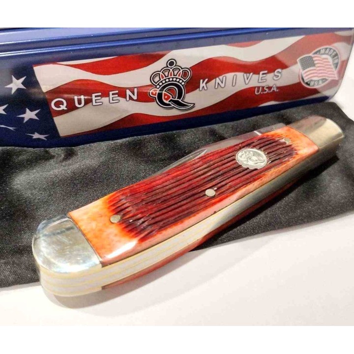 Couteau Queen USA Amber Winterbottom Bone Lames Acier Carbone 1095 Manche Os Slipjoint Boite Métal QAWB54 - Livraison Gratuite