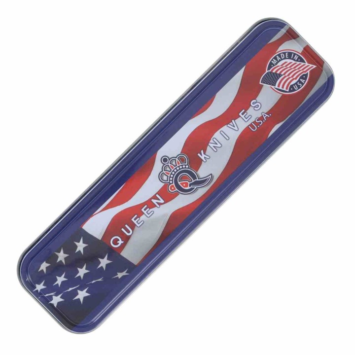 Couteau Queen USA Trapper Lames Acier Carbone 1095 Manche Os Rouge Made in USA Boite Métal QRSB206L - Livraison Gratuite
