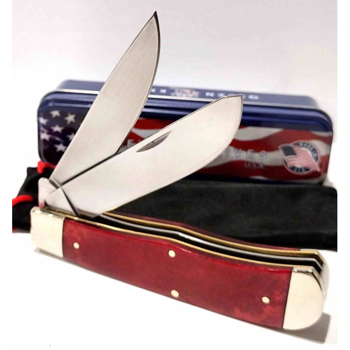 Couteau Queen USA Trapper Lames Acier Carbone 1095 Manche Os Rouge Made in USA Boite Métal QRSB206L - Livraison Gratuite