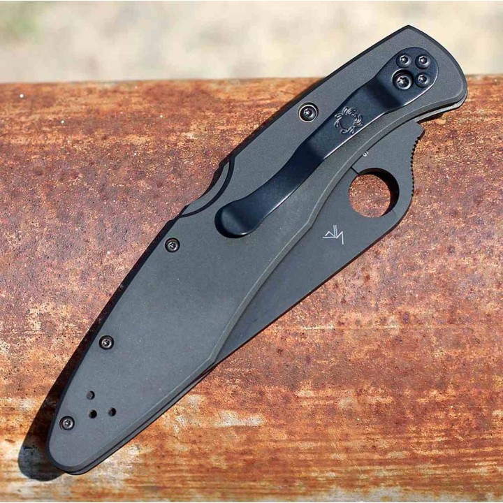 Couteau Spyderco Police Black Lame Acier VG10 Manche Acier Inox Noir Lockback Made Japan SC07BKP - Livraison Gratuite