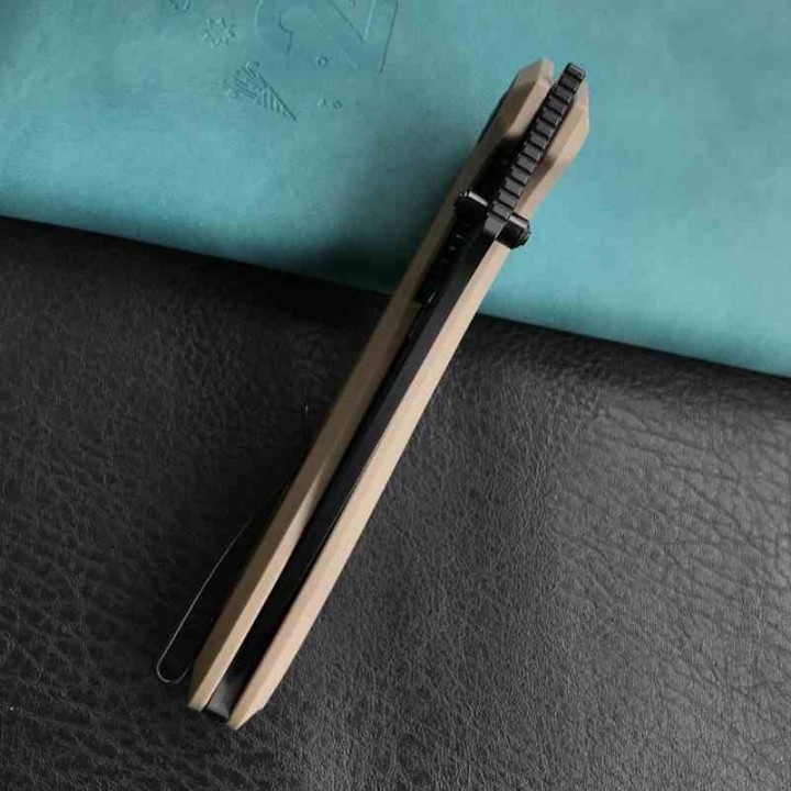 Couteau Kubey Ruckus Lame Acier AUS-10 Blk Manche Tan G10 IKBS Linerlock Clip KUB314K - Livraison Gratuite