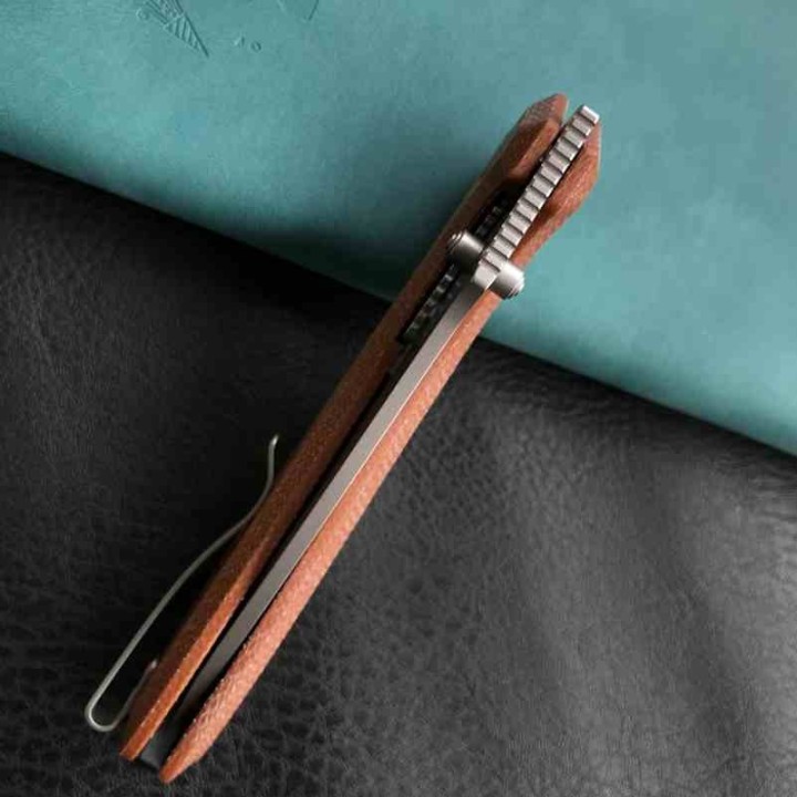 Couteau Kubey Ruckus Lame Acier AUS-10 SW Manche Tan Micarta IKBS Linerlock Clip KUB314M - Livraison Gratuite