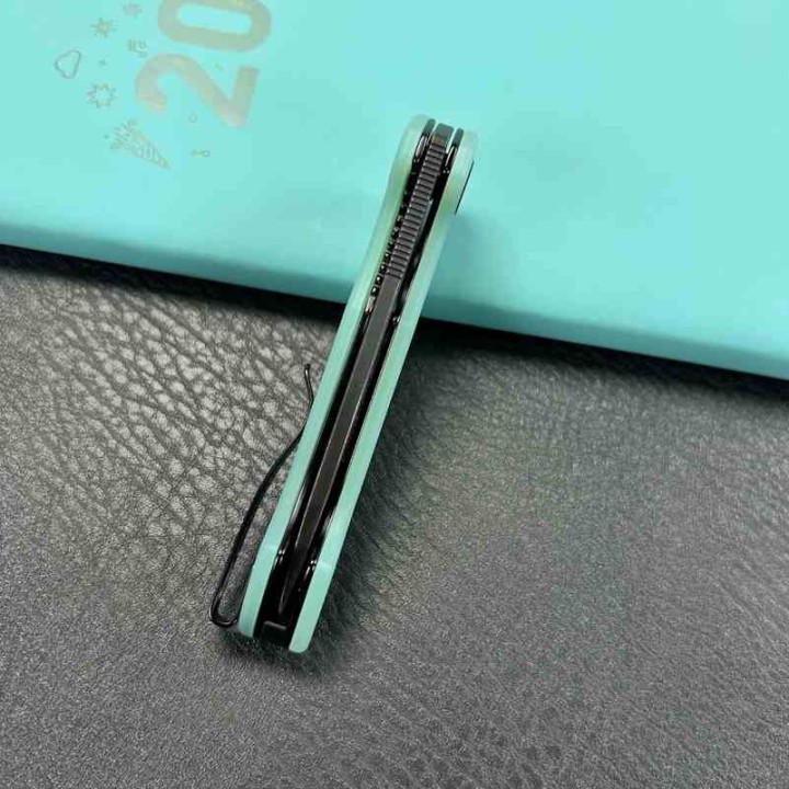 Couteau Kubey Dugu Lame Drop Point Acier Sandvik 14C28N Linerlock Manche G-10 Jade KUB210K - Livraison Gratuite