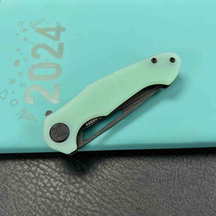 Couteau Kubey Dugu Lame Drop Point Acier Sandvik 14C28N Linerlock Manche G-10 Jade KUB210K - Livraison Gratuite