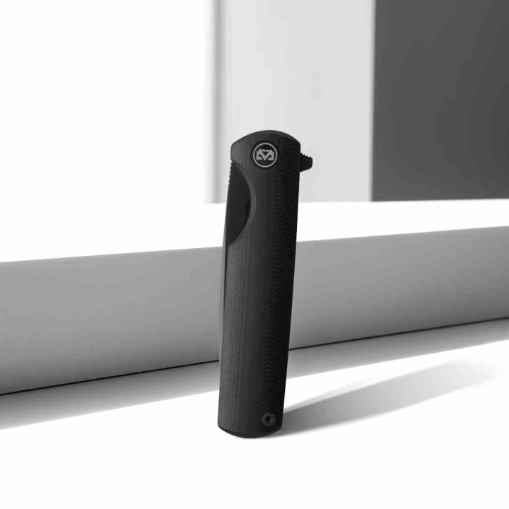 Couteau Miguron Perism Black Lame Drop Point Acier D2 Manche G10 Linerlock Clip MGR811BK - Livraison Gratuite