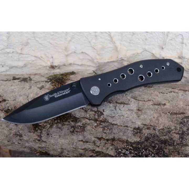 Couteau Smith&Wesson Extreme Ops Lame Acier Inox Manche Alu Noir Linerlock Clip SWA10CP - Livraison Gratuite