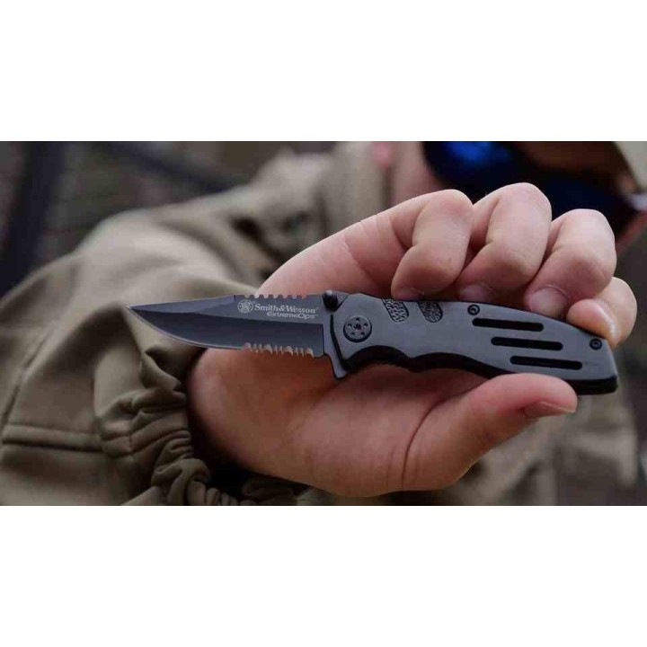 Couteau Smith&Wesson Extreme Ops Acier Carbone/Inox Manche Aluminium Linerlock SWA24S - Livraison Gratuite