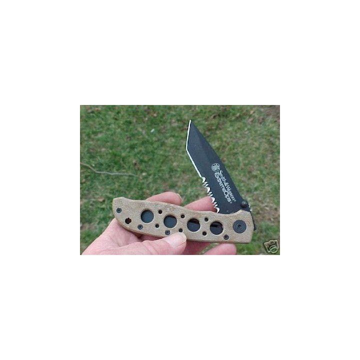 Couteau SMITH&WESSON SW5TBSD - DESERT TANTO SERRATED