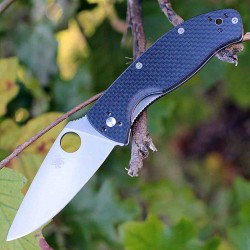 Couteau Spyderco Tenacious Carbon Fiber/G10 Lame Acier 8Cr13MoV Linerlock SC122CFP - Livraison Gratuite