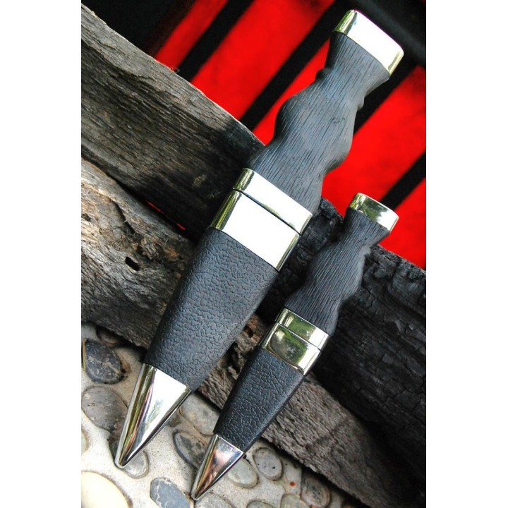 Set de 2 Couteaux Scottish Dirk Reproduction United Cutlery Scottish SGIAN DUBH 2 Piece Dagger CN210928 - Livraison Gratuite