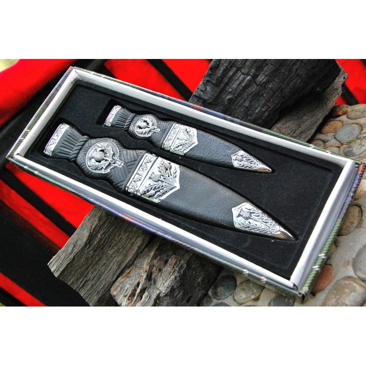 Set de 2 Couteaux Scottish Dirk Reproduction United Cutlery Scottish SGIAN DUBH 2 Piece Dagger CN210928 - Livraison Gratuite