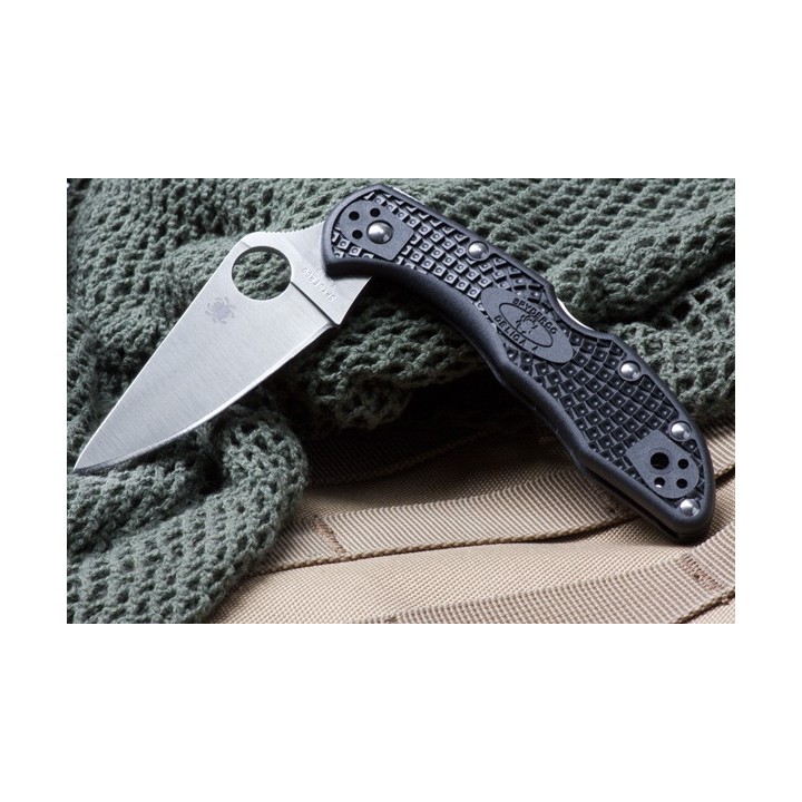 Couteau Spyderco Delica Flat Ground Black Acier VG-10 Manche FRN Made In Japan SC11FPBK - Livraison Gratuite