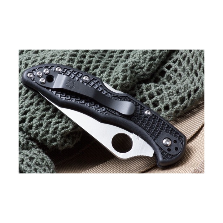 Couteau Spyderco Delica Flat Ground Black Acier VG-10 Manche FRN Made In Japan SC11FPBK - Livraison Gratuite