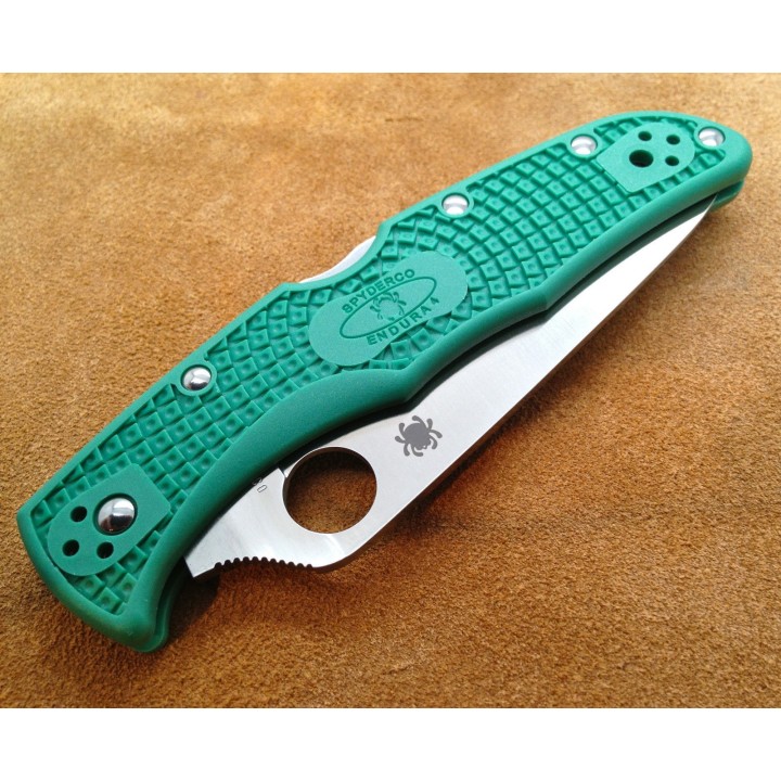 Couteau Spyderco Endura 4 Green Acier VG-10 Manche FRN Made In Japan SC10FPGR - Livraison Gratuite  