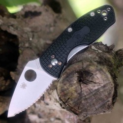 Couteau Spyderco Ambitious Lame Acier 8Cr13MoV Serr Manche FRN Linerlock Clip SC148SBK - Livraison Gratuite