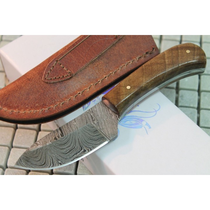 Couteau de Chasse Skinner Lame Damas 258 Couches Manche Olivier Etui Cuir DM1080OW - Livraison Gratuite