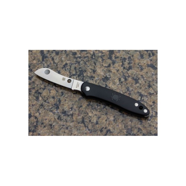 Couteau Spyderco Roadie Lame Acier N690Co Manche FRN Made Italy SC189PBK - Livraison Gratuite