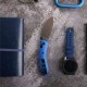 Couteau Vosteed Mini Nightshade Blue Lame Acier 14C28N Satin Manche Alu Crossbar Lock IKBS VOSA0216 - Livraison Gratuite