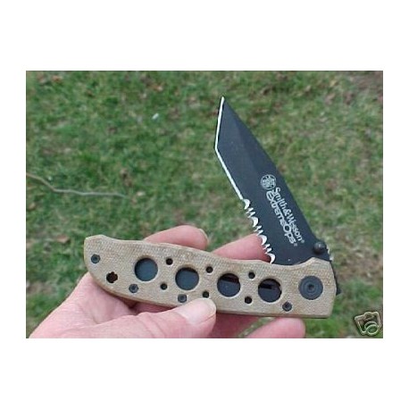 Couteau SMITH&WESSON SW5TBSD - DESERT TANTO SERRATED