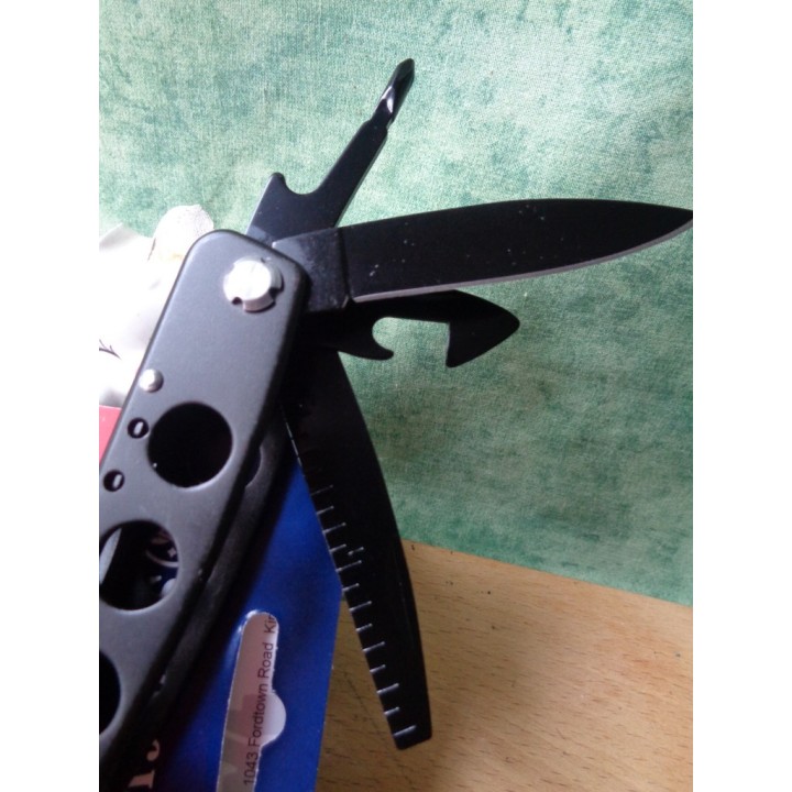 Pince Outil Multifonction Smith&Wesson Multitool Acier Lames Tournevis Etui Nylon SWMT1CP - Livraison Gratuite