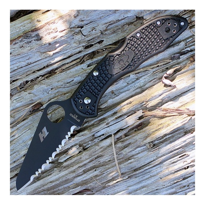 Couteau Spyderco Salt 2 Lightweight Lame Acier H1 Serrated Manche FRN Lockback Made Japan SC88SBBK2 - Livraison Gratuite