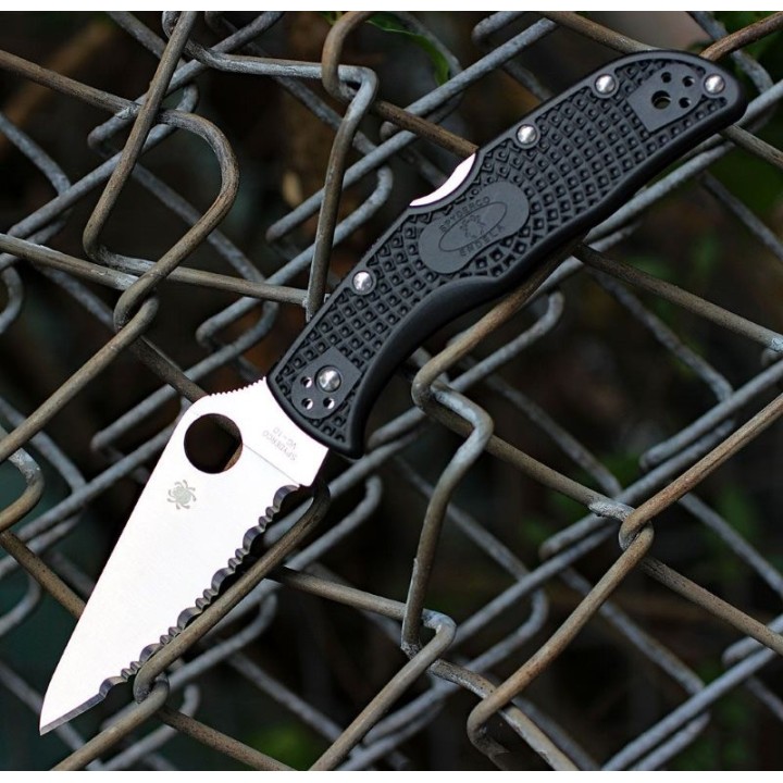 Couteau Spyderco Endela Lightweight Lame Acier VG-10 Serrated Manche FRN Lockback USA SC243SBK - Livraison Gratuite