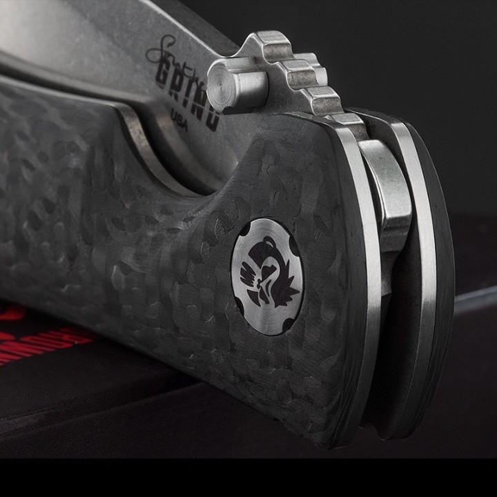 Couteau Southern Grind Spider Monkey Tanto Acier S35VN Manche Fibre de Carbone Linerlock Clip USA SG20816 - Livraison Gratuite