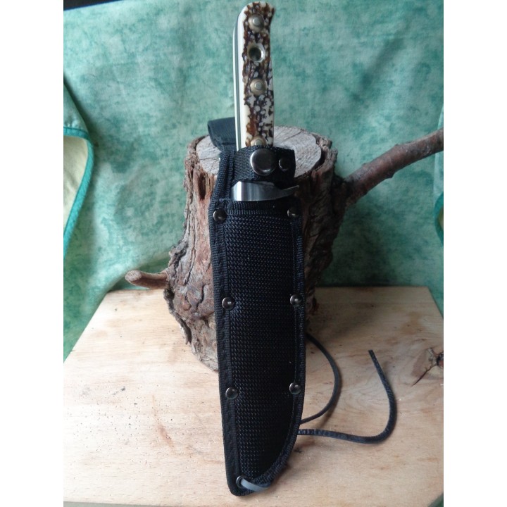 Couteau Bowie American Hunter Lame Acier Inox Manche Abs Façon Bois de Cerf Etui Nylon AH017 - Livraison Gratuite