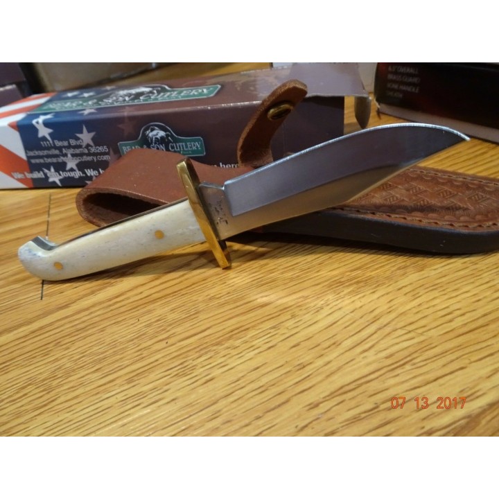 Couteau Bear & Son Baby Bowie Lame Acier 440  Manche Os Etui Cuir Made In USA BCWSB0012 - Livraison Gratuite