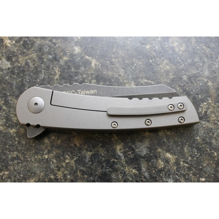 Couteau Ontario Carter Prime Lame Acier D2 Manche Titane Framelock Clip ON8875 - Livraison Gratuite