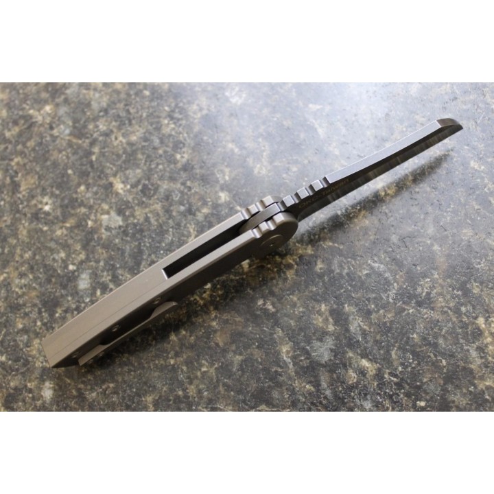 Couteau Ontario Carter Prime Lame Acier D2 Manche Titane Framelock Clip ON8875 - Livraison Gratuite