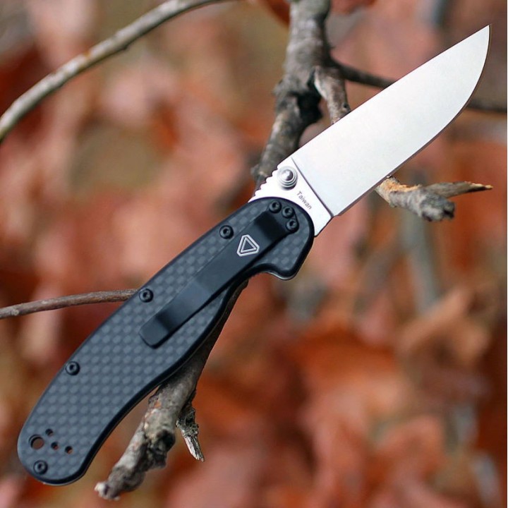 Couteau Ontario Rat II D2 Military Manche Fibre de Carbone/G10 Lame Acier D2 Linerlock Clip ON8832 - Livraison Gratuite