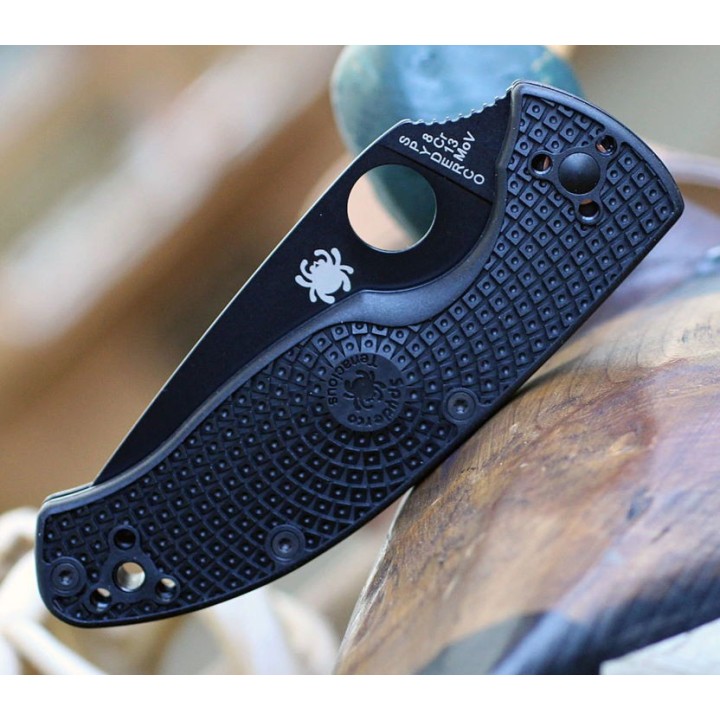 Couteau Spyderco Tenacious Black Manche FRN  Lame Acier 8Cr13moV Black Serrat Linerlock Clip SC122SBBK - Livraison Gratuite