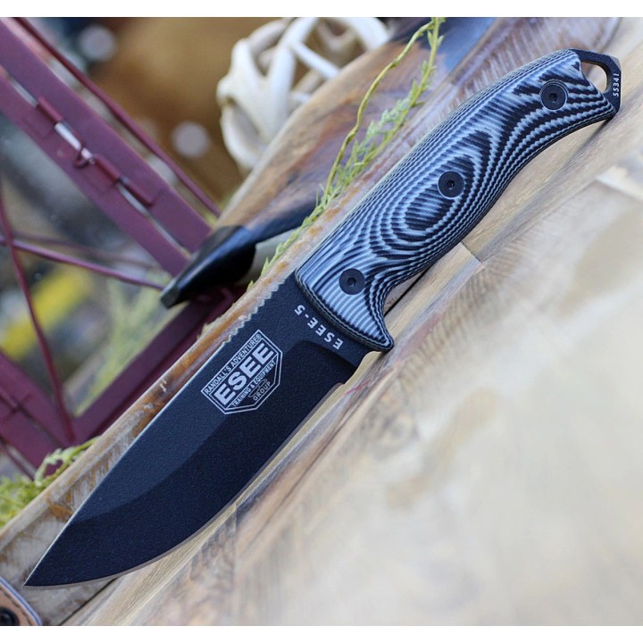 Couteau ESEE Esee-5 Black Manche Gray/Black G10 Acier Carbone 1095 USA ES5PB002 - Livraison Gratuite