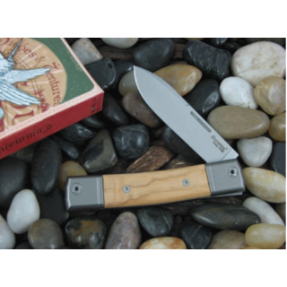 Couteau LionSteel BestMan BM2 Lame Acier M390 Manche Olive/Titane Made Italy LSTBM2UL - Livraison Gratuite
