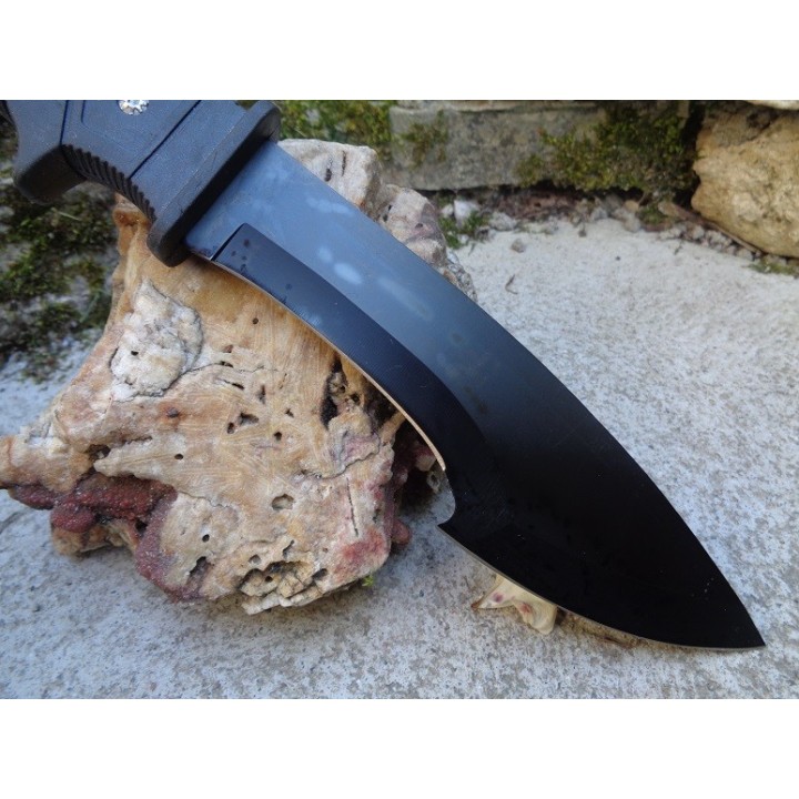 Couteau Kukri Bowie Frost Cutlery Lame Acier 3Cr13 Manche Abs Etui Nylon FTX25B - Livraison Gratuite