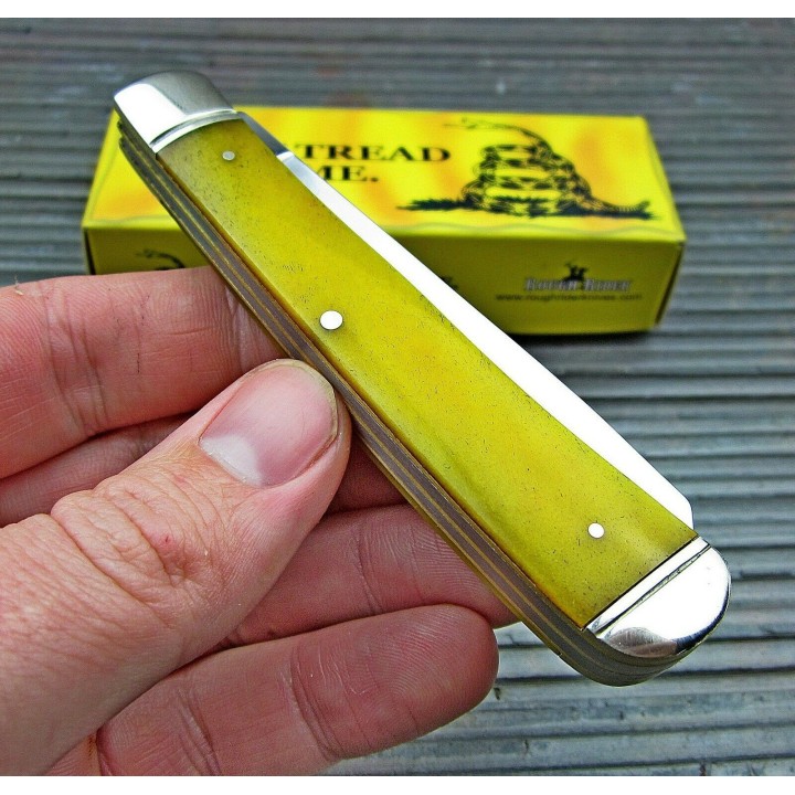 RR1381 Couteau Rough Rider Trapper Don't Tread on Me Bone Lame Acier 440 Manche Os - Livraison Gratuite
