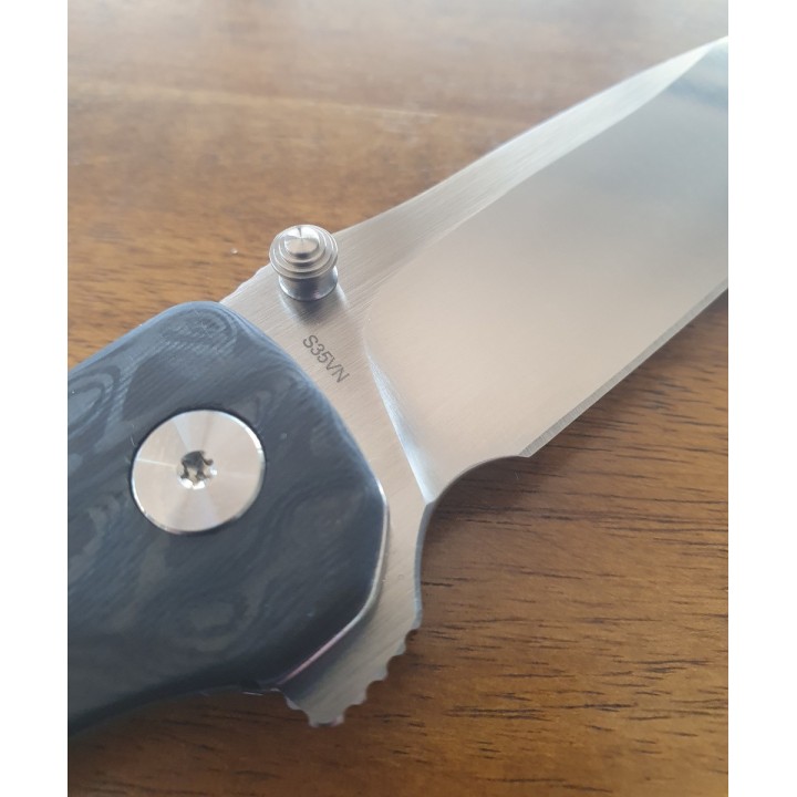 Couteau QSP Hawk Lame Acier S35VN Manche FCarbone Linerlock Clip QS131C - Livraison Gratuite