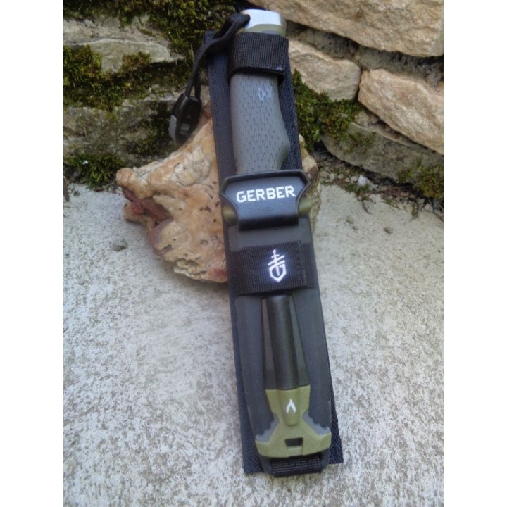 Couteau de Survie Gerber Ultimate Survival Lame Acier 7Cr17MoV Serrated Etui Polymère Allume Feu G1829 - Livraison Gratuite