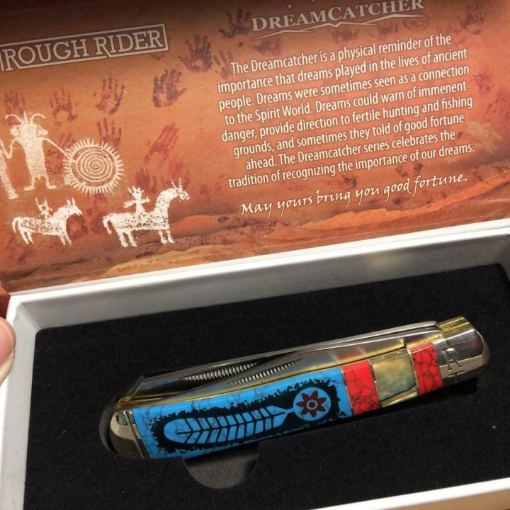 RR1525 Couteau Rough Rider Dreamcatcher Trapper 2 Lames Acier 440 Manche Synthétique - Livraison Gratuite