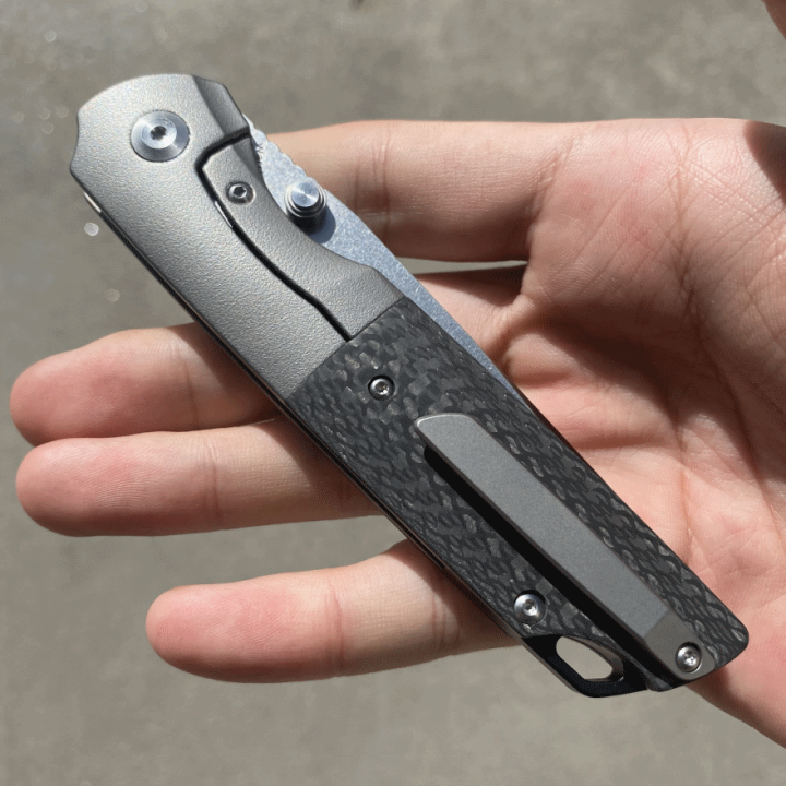 Couteau Warrior Titanium/CFiber Lame Acier S35VN Ball Bearing Framelock Clip K1005T2 - Livraison Gratuite