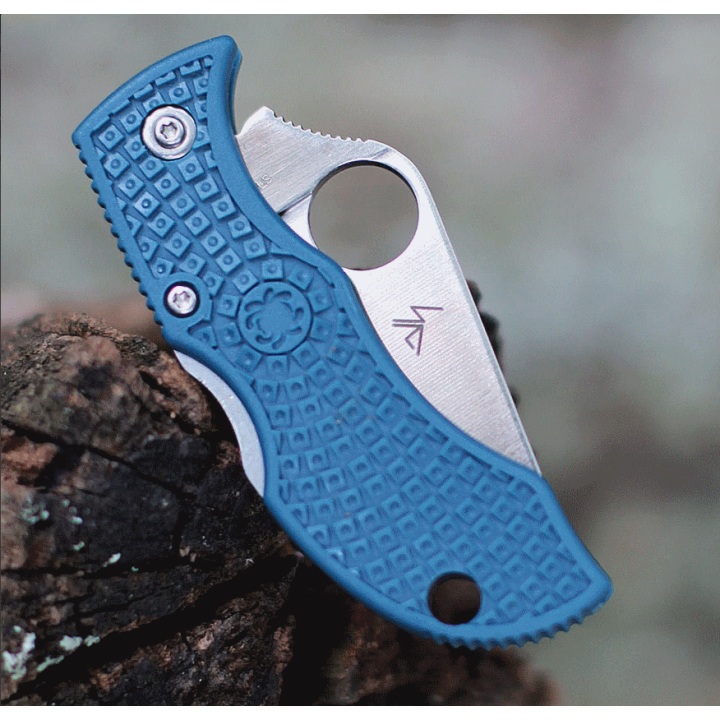 Couteau Spyderco Manbug K390 Manche FRN Blue Lame Acier K390 Lockback Clip Made Japan SCMFPK390 - Livraison Gratuite
