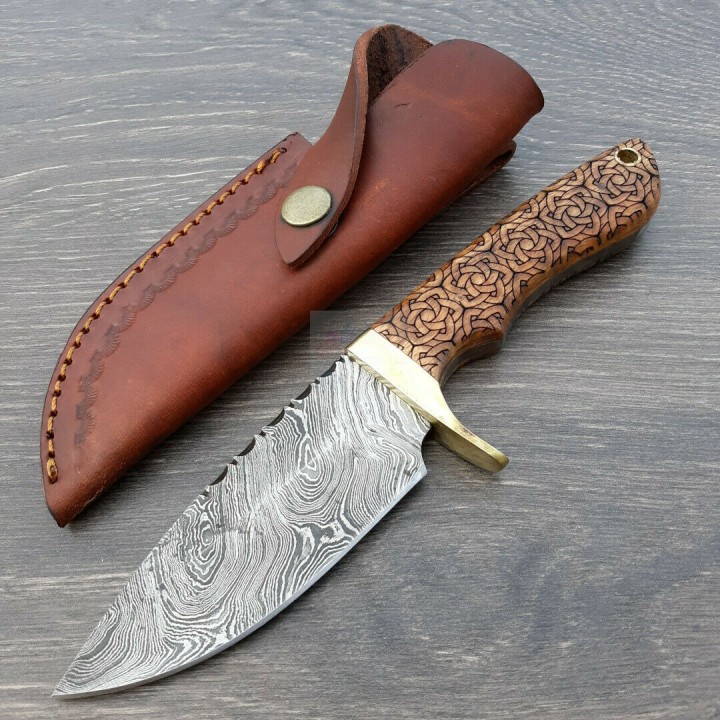 DM1208 Couteau Damas Celtic Knot Hunter Damas 256 Couches Manche Bois Etui Cuir - Livraison Gratuite