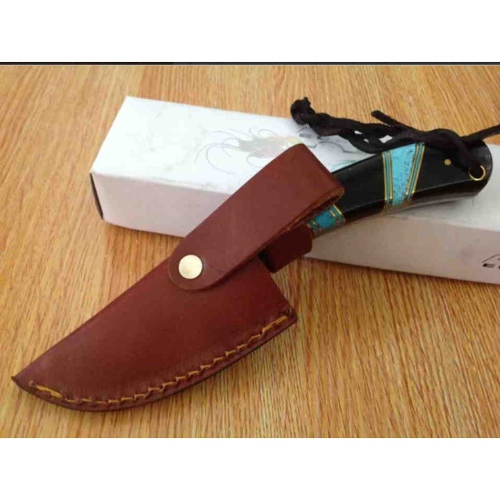 Couteau Skinner Damas Lame 256 Couches Manche Turquoise Etui Cuir DM1233BK - Livraison Gratuite